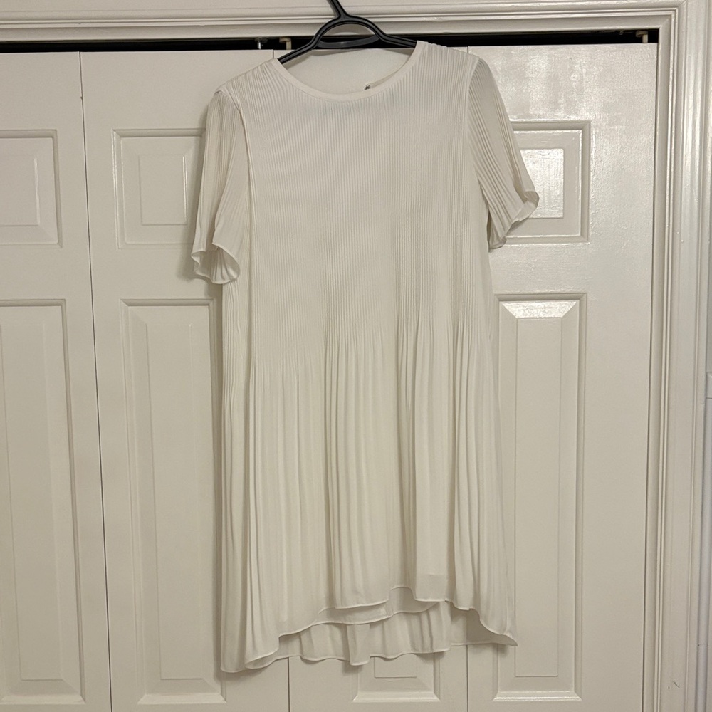 Oak + Fort White Pleated Short-Sleeve Swing Dress
